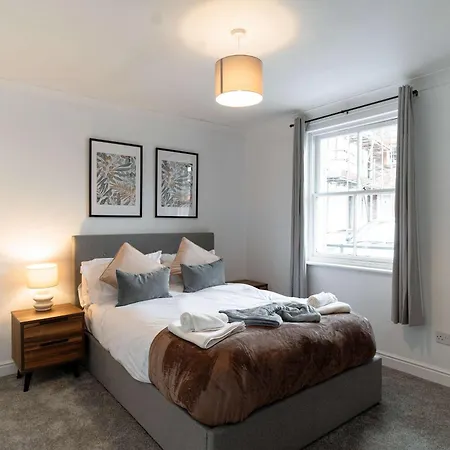 Lovely 1 Bed Harbour-side - Sea Views