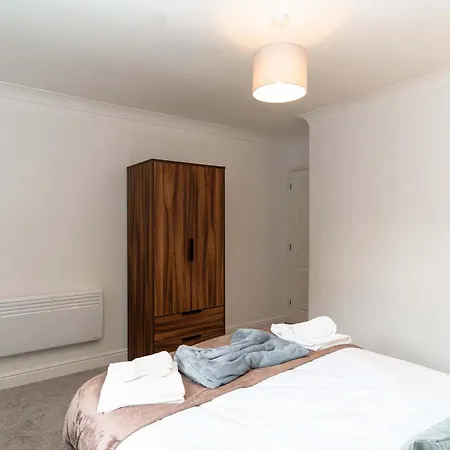 Lovely 1 Bed Harbour-side - Sea Views * Whitehaven